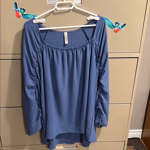 Chic Blue Women's Blouse - Picture 1 of 3
